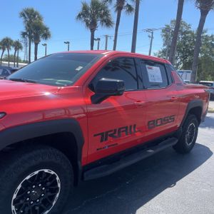 CHEVROLET SILVERADO EV TRAIL BOSS - 2