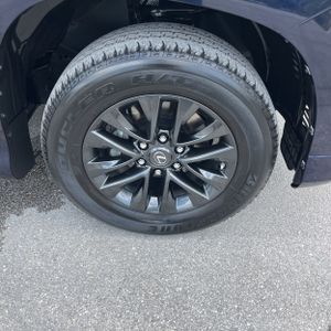 صورة مصغرة 20 لـ 2023 Lexus GX 460 BASE