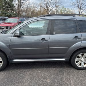 MITSUBISHI OUTLANDER SE - 4