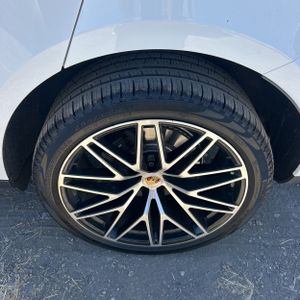 2026 Porsche MACAN — миниатюра 18