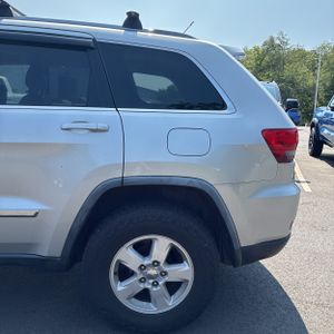 2011 JEEP GRAND CHEROKEE LAREDO photo 6