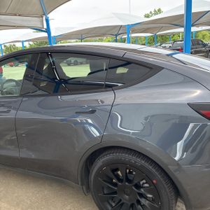 TESLA MODEL Y LONG RANGE - 6
