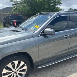 MERCEDES-BENZ GLS - 2