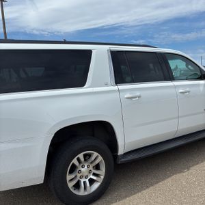 CHEVROLET SUBURBAN LT - 9