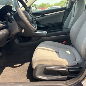 صورة مصغرة 31 لـ 2018 Honda CIVIC LX