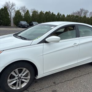 HYUNDAI SONATA GLS - 2