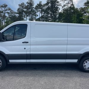 FORD TRANSIT 250 - 4