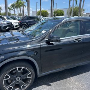صورة 2 لـ 2019 Mercedes-BENZ GLA