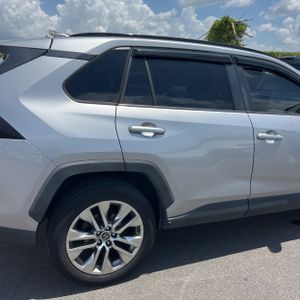 2019 Toyota RAV4 XLE PREMIUM 照片 9