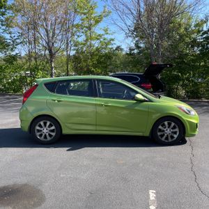 HYUNDAI ACCENT SE - 10