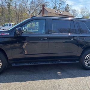 CHEVROLET SUBURBAN Z71 - 4