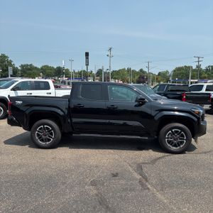 2025 Toyota TACOMA TRD SPORT — фото 10