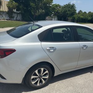 صورة 9 لـ 2022 KIA RIO S