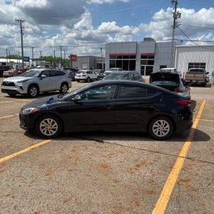 HYUNDAI ELANTRA SE - 3