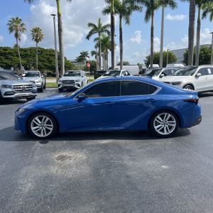 صورة 3 لـ 2022 Lexus IS 300 BASE