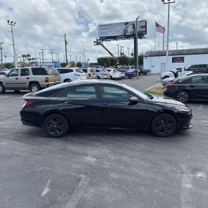 HYUNDAI ELANTRA - 10