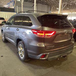 2018 Toyota HIGHLANDER LIMITED photo 5