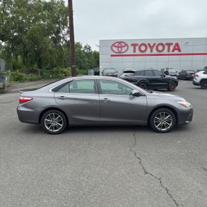 صورة 10 لـ 2017 Toyota CAMRY SE