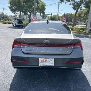 صورة 7 لـ 2024 Hyundai ELANTRA LIMITED