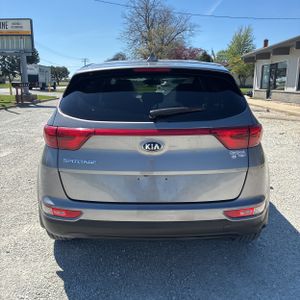 KIA SPORTAGE LX - 7