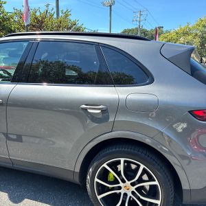 2019 Porsche CAYENNE E-HYBRID — фото 6