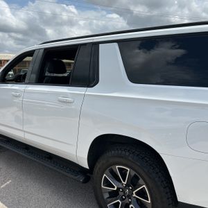 CHEVROLET SUBURBAN Z71 - 6