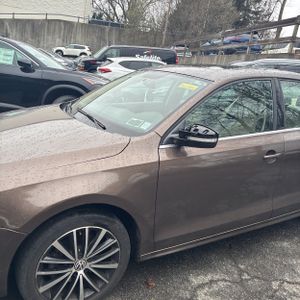 VOLKSWAGEN JETTA SEL PZEV - 2