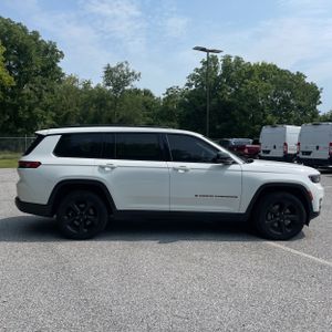 صورة 10 لـ 2023 JEEP GRAND CHEROKEE L LIMITED