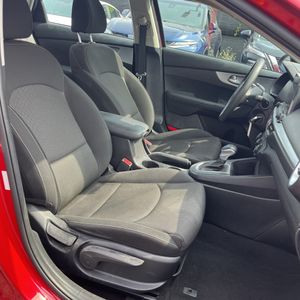 2023 KIA FORTE LXS thumbnail 32