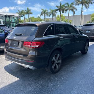 صورة 8 لـ 2017 Mercedes-BENZ GLC