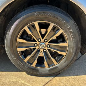 2017 Nissan ARMADA PLATINUM — фото 20
