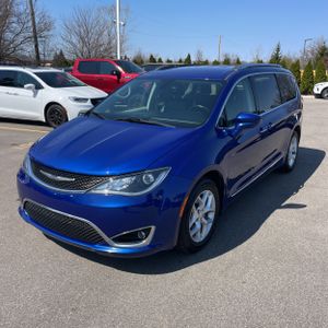 CHRYSLER PACIFICA TOURING L - 1