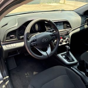 2019 Hyundai ELANTRA SEL — миниатюра 36