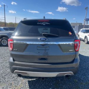 FORD EXPLORER XLT - 7