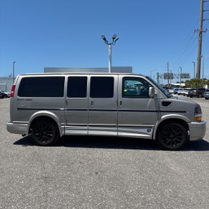 CHEVROLET EXPRESS 2500 - 10