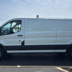 FORD TRANSIT 150 - 4