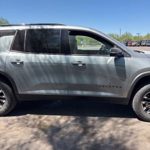 2025 Chevrolet TRAVERSE Z71 — миниатюра 11