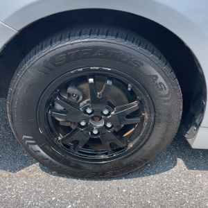 2015 Toyota PRIUS TWO thumbnail 17
