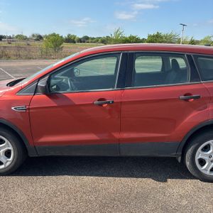 FORD ESCAPE S - 4