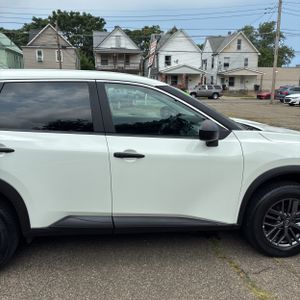 2023 Nissan ROGUE S — миниатюра 11