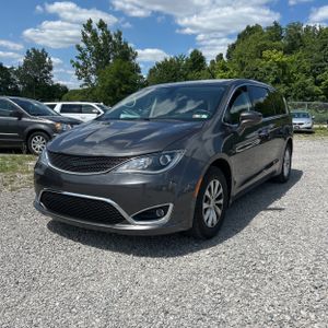 2019 Chrysler PACIFICA TOURING PLUS — фото 1
