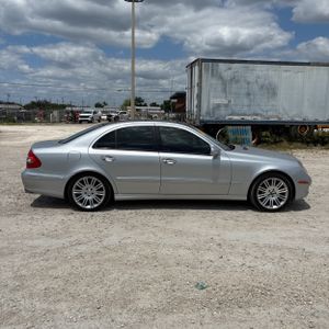 MERCEDES-BENZ E-CLASS - 10