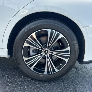صورة مصغرة 18 لـ 2024 Mercedes-BENZ E 350