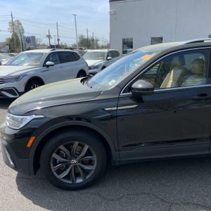 VOLKSWAGEN TIGUAN SE - 2