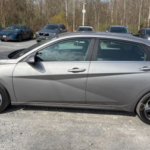 HYUNDAI ELANTRA HYBRID LIMITED - 4