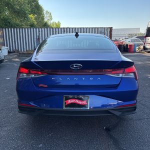 HYUNDAI ELANTRA SE - 6