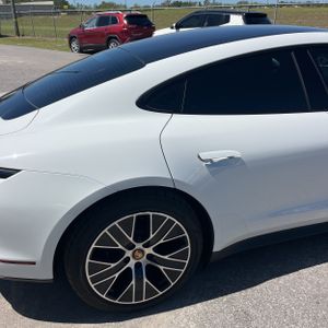 PORSCHE TAYCAN BASE - 9