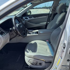 2015 Hyundai GENESIS 3.8L — миниатюра 32