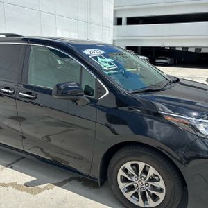 2025 Toyota SIENNA XLE 8-PASSENGER 照片 13