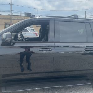 CHEVROLET SUBURBAN RST - 4